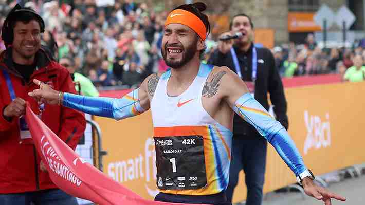 Chileno Carlos Díaz gana el Maratón de Santiago por sobre los keniatas