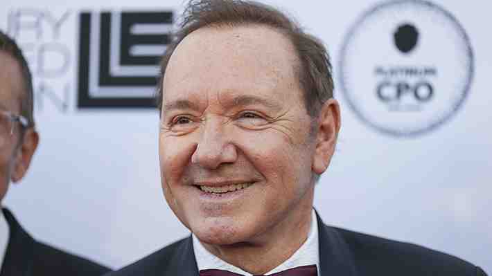 Kevin Spacey reaparece en Cannes para recibir premio por su trayectoria: "Es muy agradable estar de vuelta"