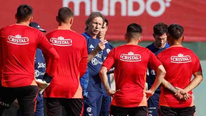 Gareca entrega la nómina de Chile para duelos ante Argentina y Bolivia