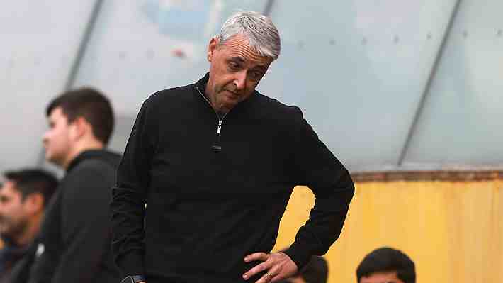Tiago Nunes dejó la banca de Universidad Católica tras derrota ante La Serena