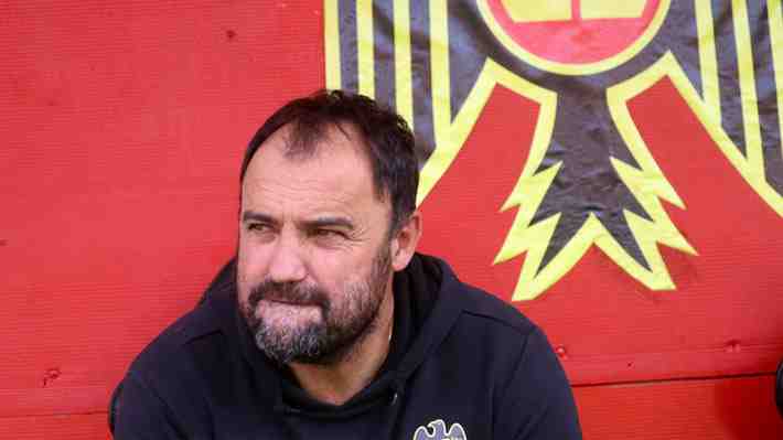 Otro técnico caído en el fútbol chileno: José Luis Sierra deja Unión Española