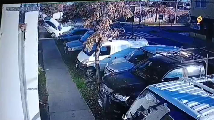 Vídeo | Persecución terminó con choque contra auto particular: Cuatro detenidos por porte de arma