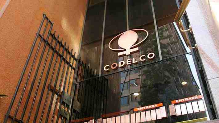 Caso licencias médicas salpica a Codelco: Estatal ha desvinculado a 21 trabajadores tras informe de Contraloría