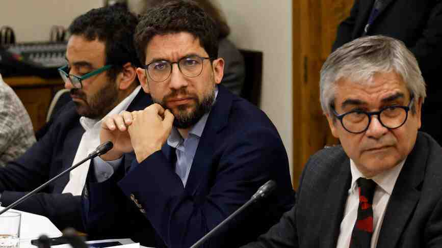 Senado aprueba reajuste del sueldo mínimo, pero rechaza el "Observatorio del Costo de Vida" impulsado por el Gobierno