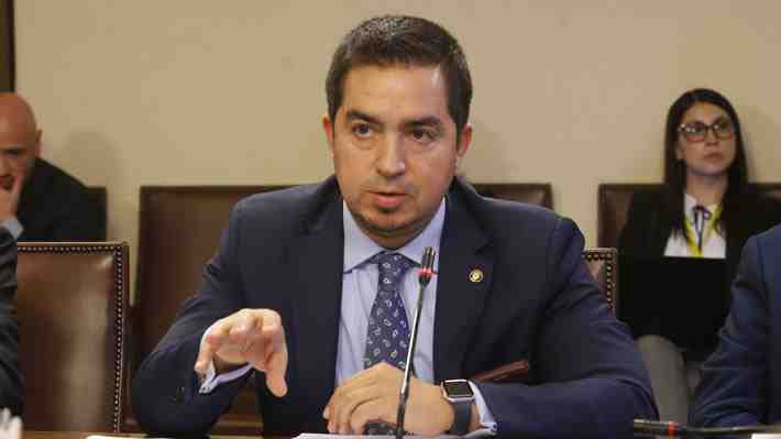 Jefe nacional de Cibercrimen de la PDI renuncia: Salida estaría vinculada a filtración de video