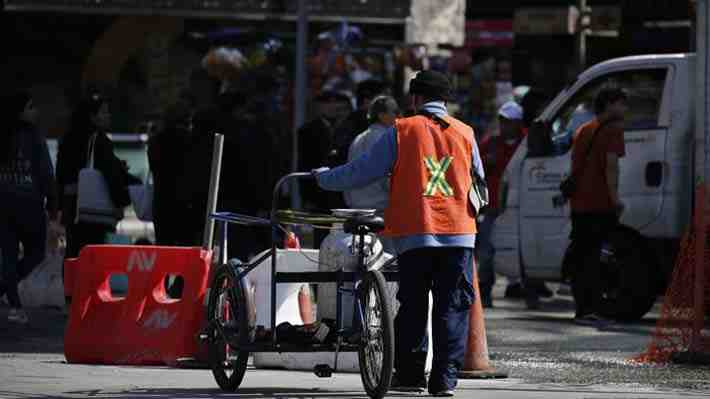 INE: Tasa de desempleo en Chile salta a 8,8% en el trimestre febrero-abril