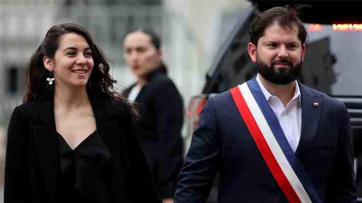 Paula Carrasco, pareja de Boric, asistirá a la Cuenta Pública en medio de especulaciones por nacimiento de hija
