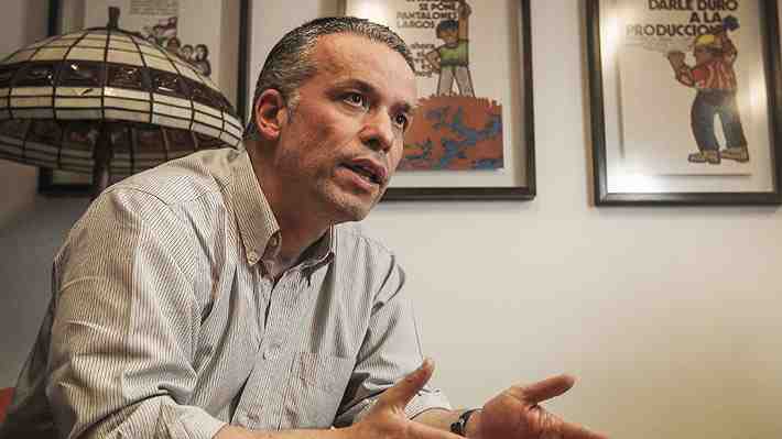 Landerretche se une a equipo de Tohá y genera críticas en el PC y FA  por "no dar cheques en blanco" si pierde primarias