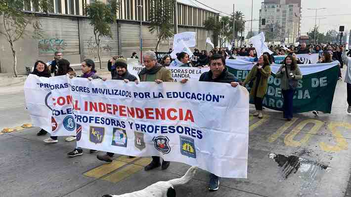 Expertos critican nuevo paro de profesores y Mineduc cifra en 20&#37; la adhesión al llamado del Magisterio