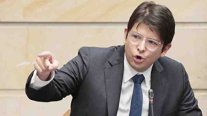 Nieto de un expresidente e hijo de periodista asesinada: Quién es el candidato presidencial colombiano que fue baleado