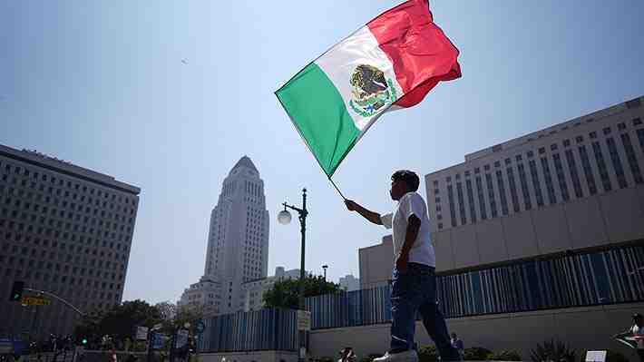 La bandera de México, el símbolo de las protestas en Los Ángeles que molesta a Trump
