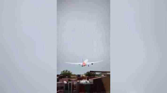 Avión con 242 personas que volaba a Londres se estrella en el noroeste de India: No habría sobrevivientes