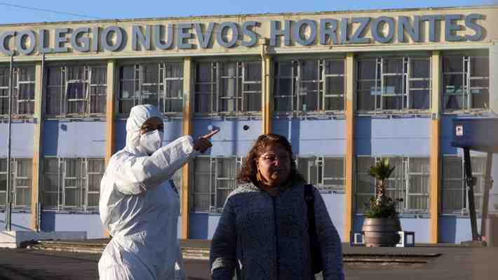 Detienen a mujer por balacera en colegio: Fue hallado el auto en que se movilizaba la banda