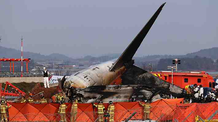 Accidente aéreo en India: Piloto alertó "Mayday" al despegar y un minuto después se estrelló