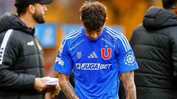 Video: El obsceno gesto de Maximiliano Guerrero tras ser expulsado en caída de la U y que pasó inadvertido