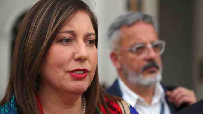 Socialismo Democrático declina participación de reunión en La Moneda en protesta por Winter y Gobierno pone paños fríos