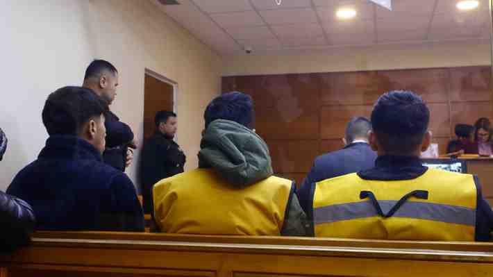 Padre de uno de los detenidos por robo en tienda de Valparaíso fue capturado en plena formalización