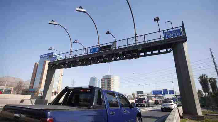 Cambia el cobro para autos sin tag en carreteras urbanas: se pone fin al pase diario y el pago tardío costará el doble