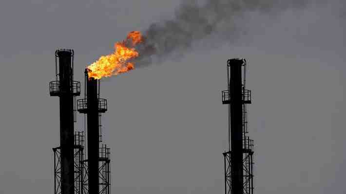 Petróleo retoma las alzas: Precios del crudo se disparan por el conflicto entre Israel e Irán