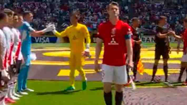 Video: El desaire del capitán del Urawa Reds Diamonds, Marius Høibråten,  a los futbolistas de River Plate en el Mundial de Clubes