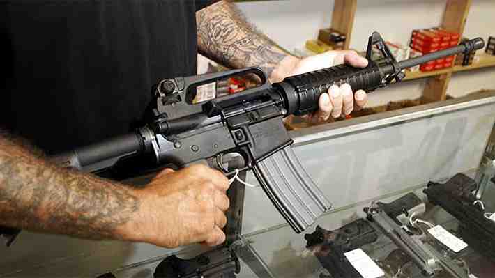Gobierno de Milei autoriza a la población civil la compra de armas semiautomáticas y de asalto en Argentina