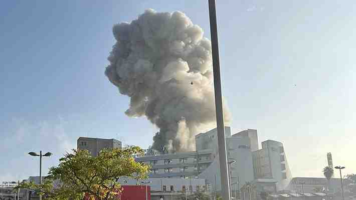 Irán responde a Israel y lanza decenas de misiles contra Tel Aviv y Jerusalén: Uno impactó sobre hospital