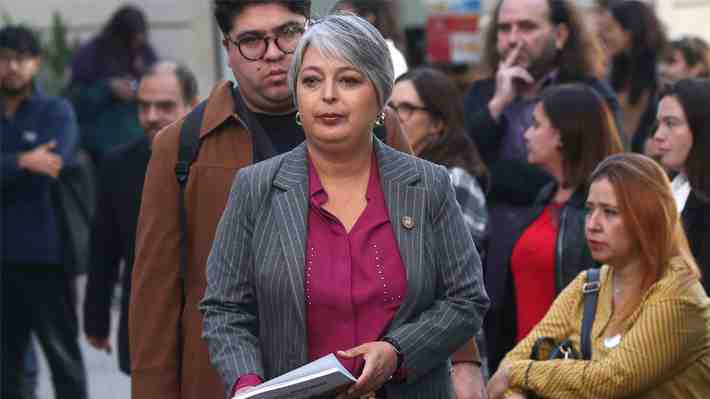 "Desarrollo guiado por la demanda interna": La controversial propuesta del PC que Jara se allanó a transar