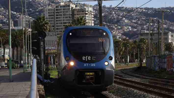 Hallan cuerpo en la línea férrea del Metro de Valparaíso: Servicio de trenes presenta baja frecuencia