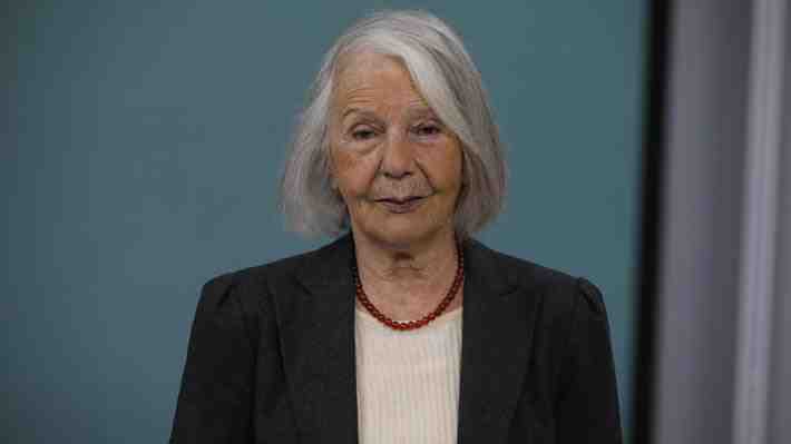 Conserje de edificio donde vivió Beatriz Sarlo asegura que escritora le heredó su departamento: Presentó un testamento