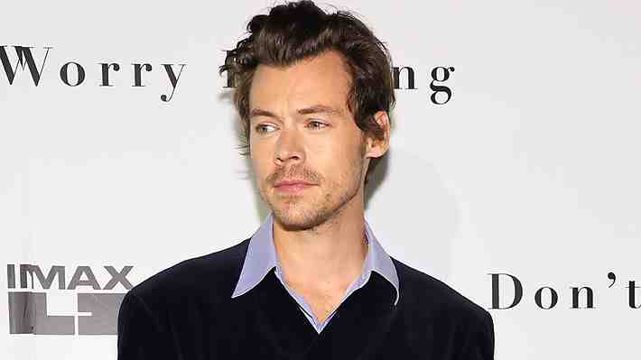 ¿Nuevo romance? Harry Styles fue visto besando apasionadamente a misteriosa joven en Festival de Glastonbury