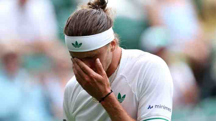 "Solo en la vida": El desgarrador testimonio de Alexander Zverev tras ser eliminado en su debut en Wimbledon