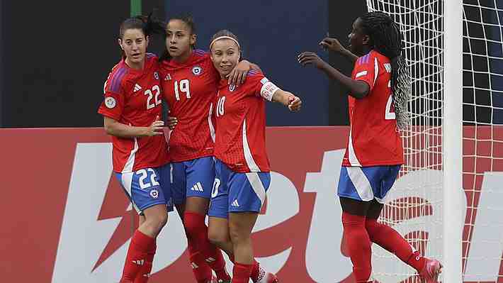 Chile dominó de principio a fin y goleó a Perú en su debut en la Copa América Femenina