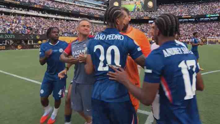 Mira la agresión de Luis Enrique, DT del PSG, a Joao Pedro tras la final del Mundial de Clubes