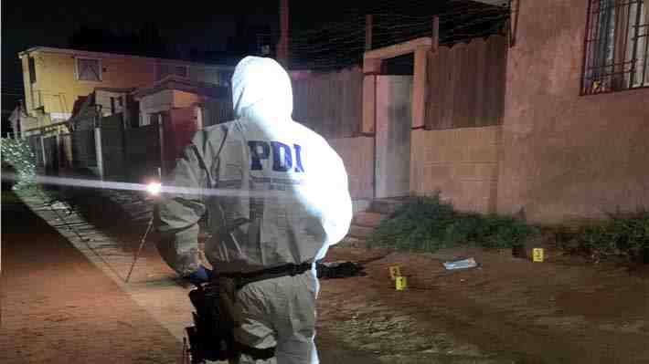 Adulto mayor arrebata arma a sujetos que entraron a su casa: Hay un muerto y otro herido