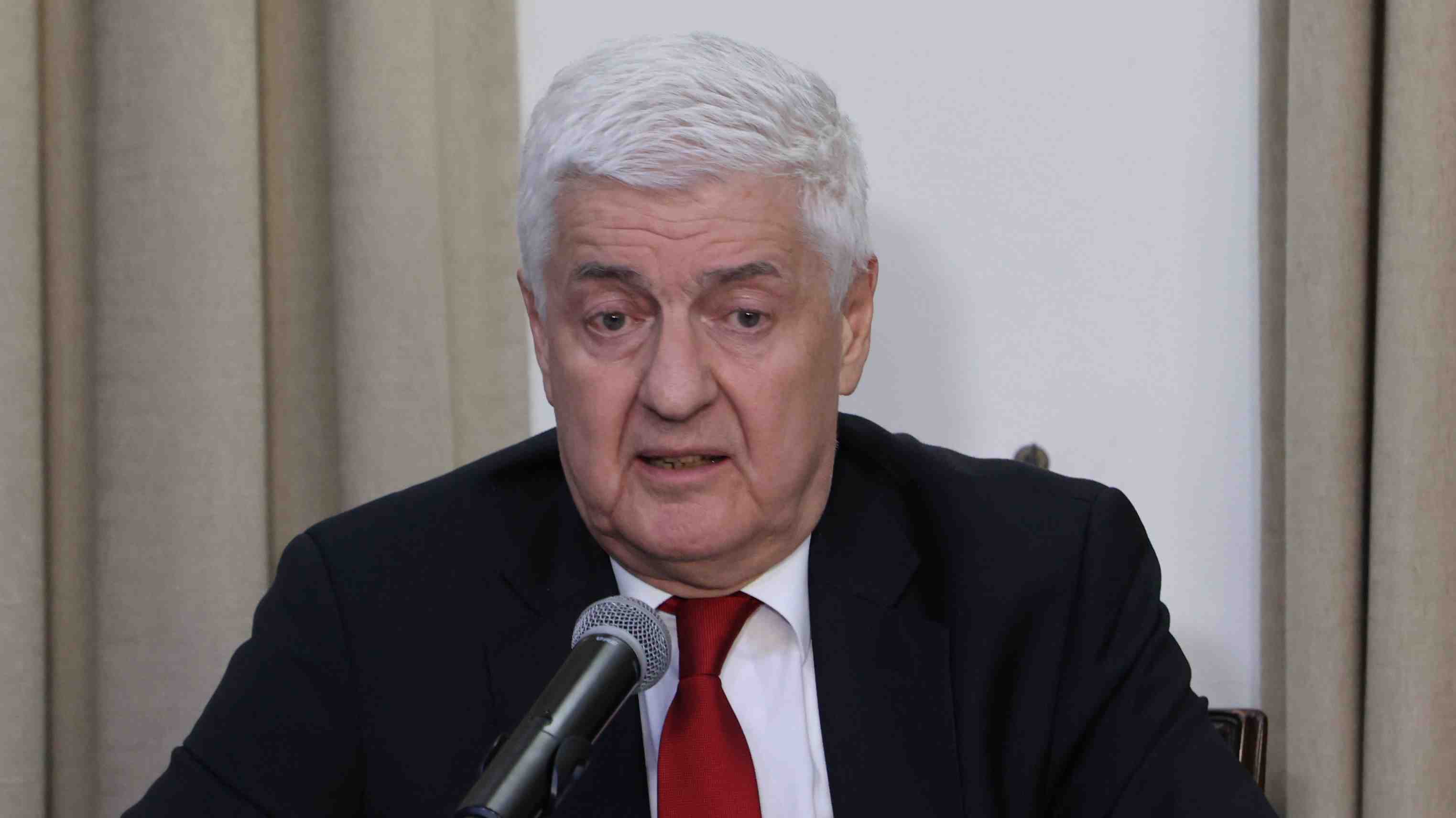 "Diversas ineficiencias": Caso de Javier Etcheberry desnuda debilidades del SII en torno a contribuciones