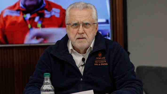 Salida del gerente general de El Teniente no apaga críticas y parlamentarios dirigen dardos a Máximo Pacheco
