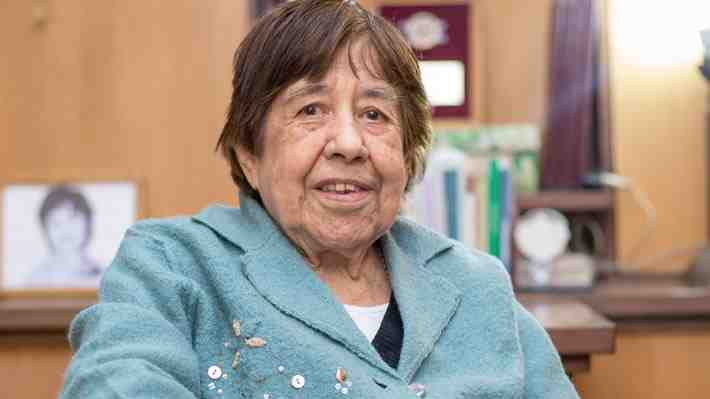 El caso de Marina Latorre, la escritora de 100 años que vive de la PGU y que perdió en el TC por cobro de contribuciones