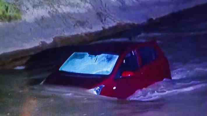 Pareja cae al canal San Carlos durante clase de manejo: Ambos habrían consumido alcohol