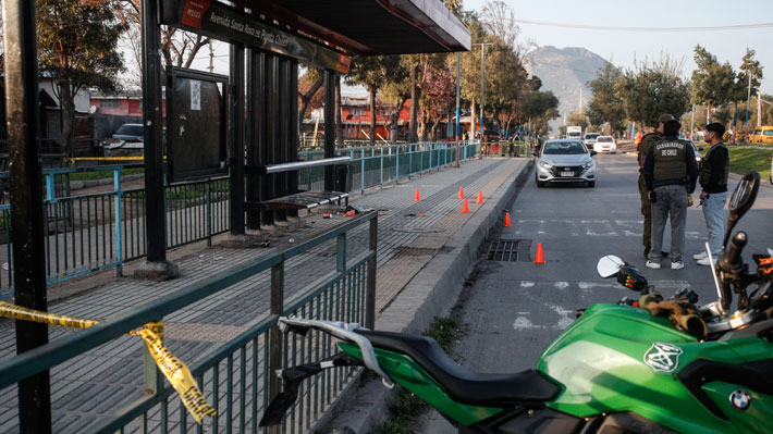 Otro hecho de violencia en Puente Alto: Dos personas baleadas en un paradero | Emol.com