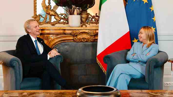 La fórmula de Giorgia Meloni para frenar la inmigración ilegal en Italia que interesó a Kast