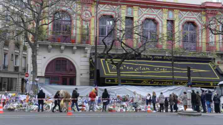 El relato de chileno a 10 años de ser secuestrado en el Bataclan: &#34;Debo vivir con esta nueva vida&#34;