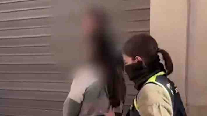 Detienen en España a mujer clave en estructura financiera del Tren de Aragua en Chile: Escapó de operativo de la PDI en julio