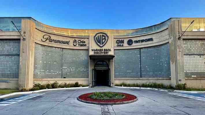 Chilevisión tiene nuevo dueño: Paramount anuncia acuerdo para la venta del canal a Vytal Group