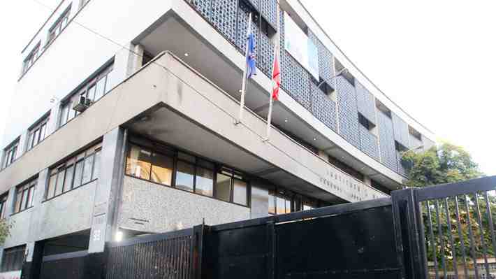 Conforman una red: El perfil de los adultos que organizan desórdenes en recintos educativos emblemáticos