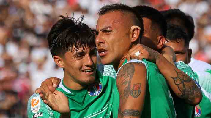 Los gestos de Eduardo Vargas y el guiño a la U tras marcarle a Colo Colo y que se viralizaron en redes... Mira las imágenes
