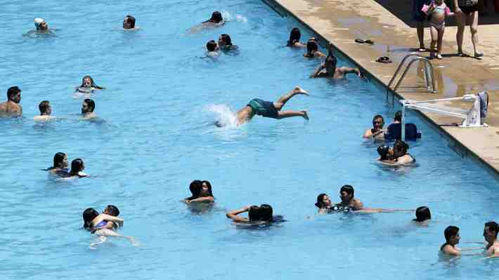 Tragedia en O'Higgins: Dos hermanos mueren electrocutados tras salir de una piscina en su casa