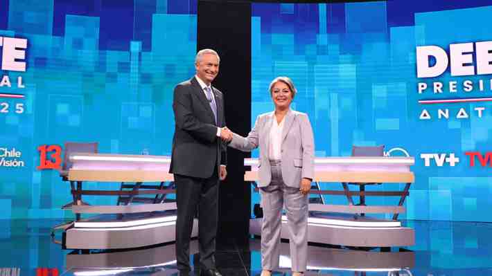 ¿Quién ganó?: Expertos coinciden que performance de Kast mejoró respecto al anterior debate lo que "descolocó" a Jara