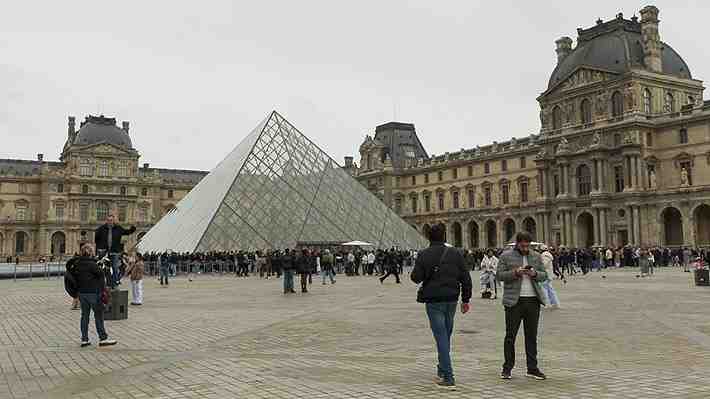 Robo en el Louvre: Ladrones tuvieron solo 30 segundos de ventaja para escapar de los guardias de seguridad y policías