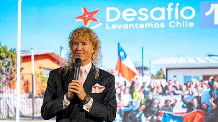 Farkas hace entrega de 50 casas a damnificados en Quilpué: Fueron construidas tras donar mansión