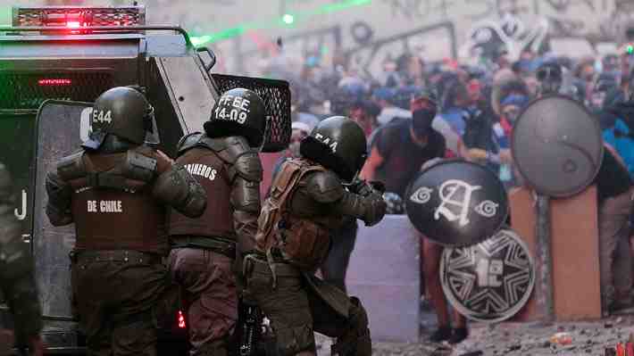 Corte confirma que fiscalía e INDH deberán cubrir costos del juicio por acusación "antojadiza" contra carabinero en estallido